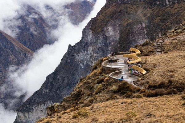 Quels sont les meilleurs itinéraires pour une croisière dans les calanques de Marseille, France ?